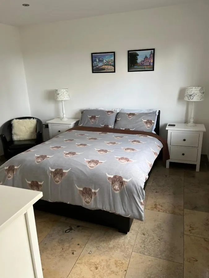 British Green Monkey Lodge 0*,  المملكة المتحدة